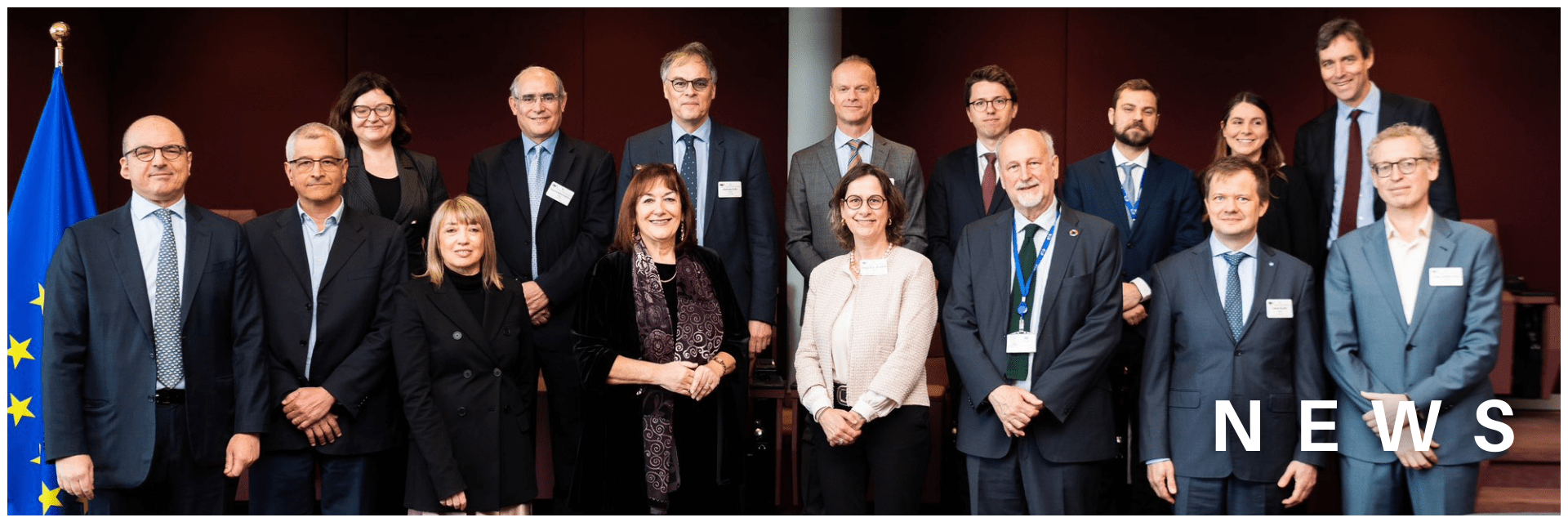 Group photo at the EU Commission: VP Dubravka Suica with Arnstein Aassve, Andreas Edel, Jakub Bijak and Agnieszka Chlon-Dominczak along with other research experts 